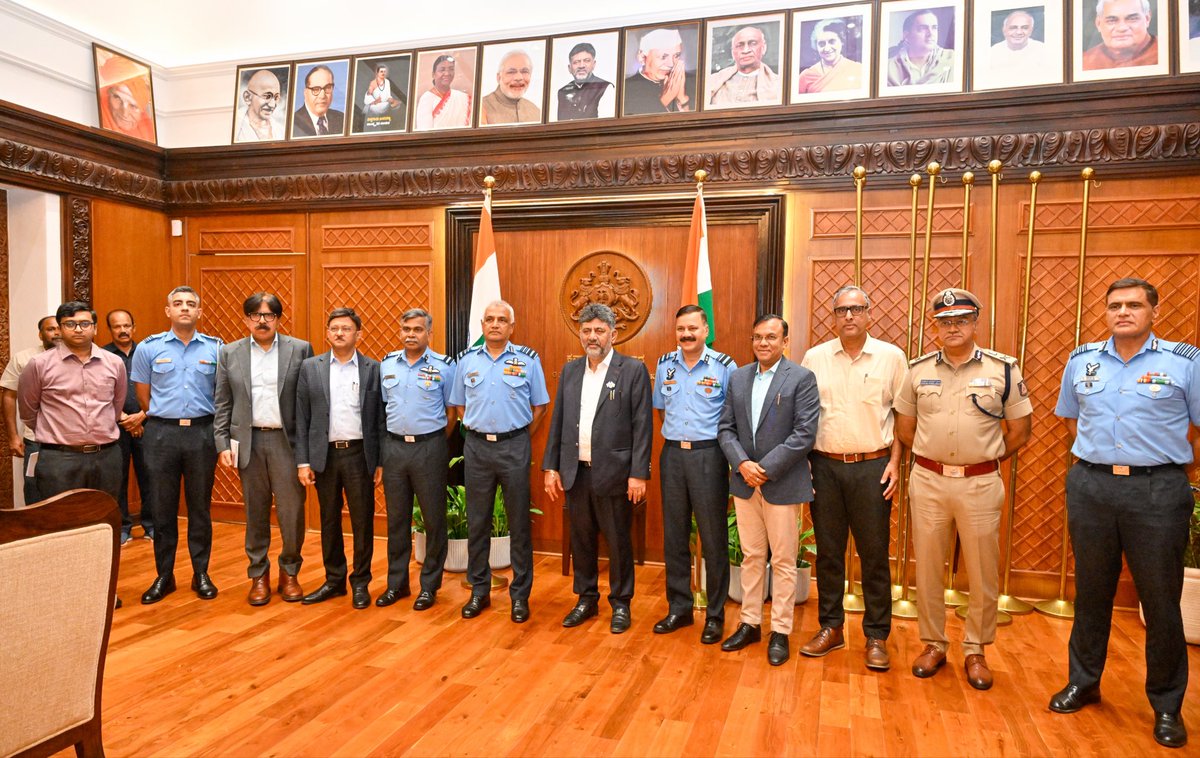 CMofKarnataka's tweet photo. Air Marshal S. Srinivas, Air Officer Commanding-in-Chief of the Indian Air Force Training Command, along with his delegation, called on Chief Minister Shri @DKShivakumar at Vidhana Soudha today.

Chief Minister’s Financial Adviser Shri L. K. Atheeq, Additional Chief Secretary to the Government Shri Gaurav Gupta, Greater Bengaluru Authority Chief Commissioner Shri Maheshwar Rao, and Bengaluru City Police Commissioner Shri Seemant Kumar Singh were present on the occasion.