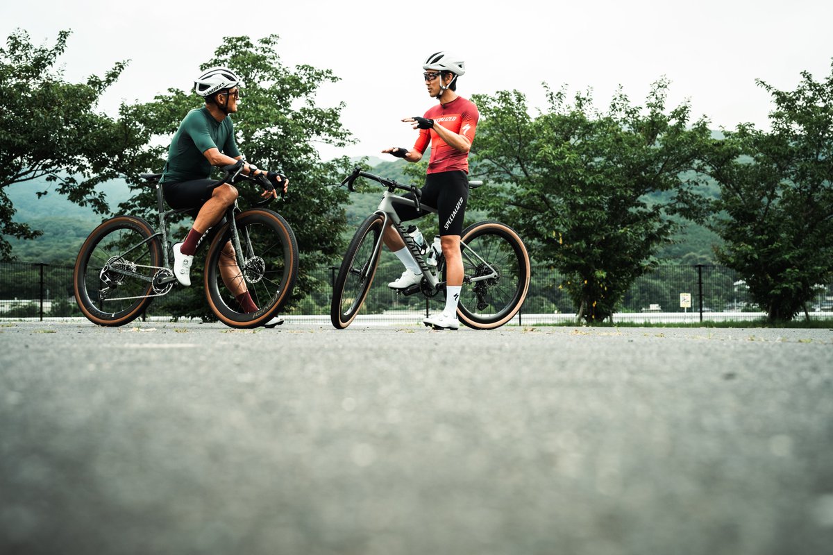 specialized_j's tweet photo. 渡部暁斗　Chasing the CRUX  ー終わらない探究ー

無駄をそぎ落とし、グラベルレースの本質を追求したバイク、Crux 5。

その一台とともに新たな挑戦へ踏み出すのは、ノルディック複合を通じて強さの本質を探究し続けてきた男、渡部暁斗。
ゴールの先にあったのは、引退ではなく新たな問いだった。
限られた時間で、どこまで強くなれるのか。 積み重ねた経験を、誰かの明日へ還元できるのか。

これは、一人の探究者が本質を追い続ける物語。

「エピソード1 : 渡部暁斗の挑戦の理由」を配信中。
詳しくはこちら＞
https://t.co/pT1kdljPvQ