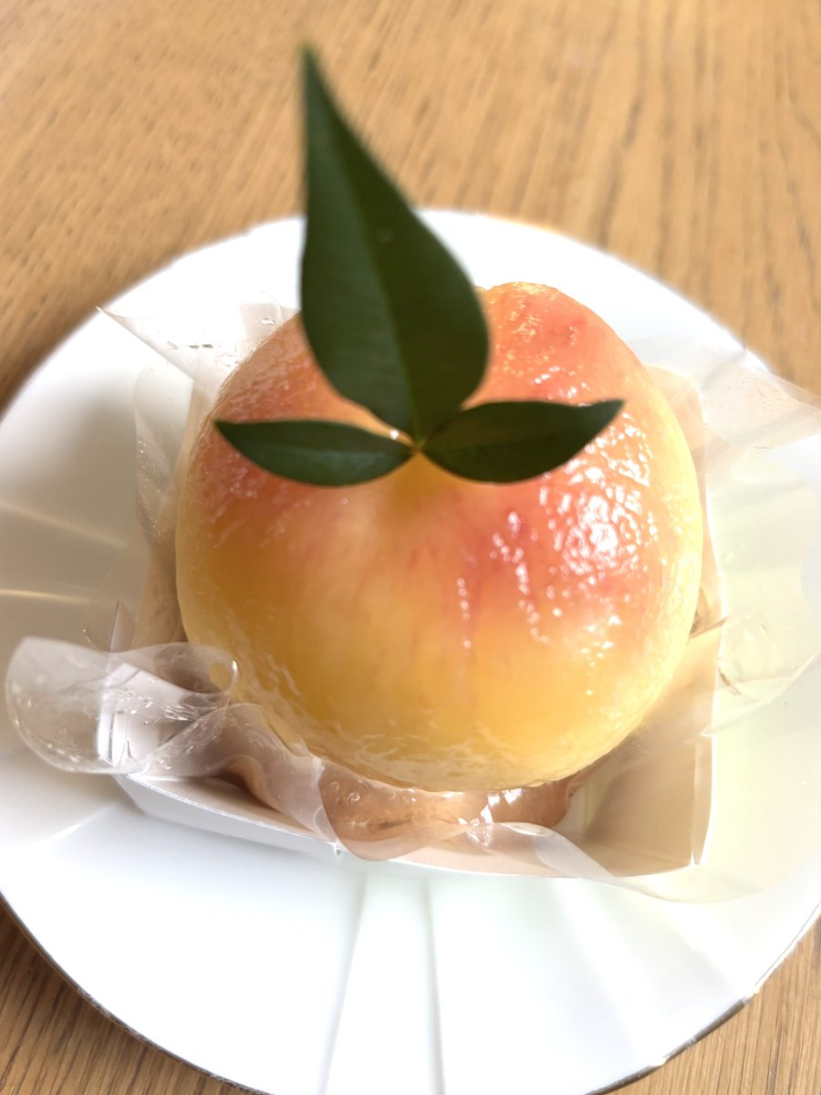 hyukidon2's tweet photo. ポルトボヌールさんの桃太郎🍑
間に合って良かった！
甘くてみずみずしくて、土台のケーキも美味しかった😊 https://t.co/Fbvklq5iMo