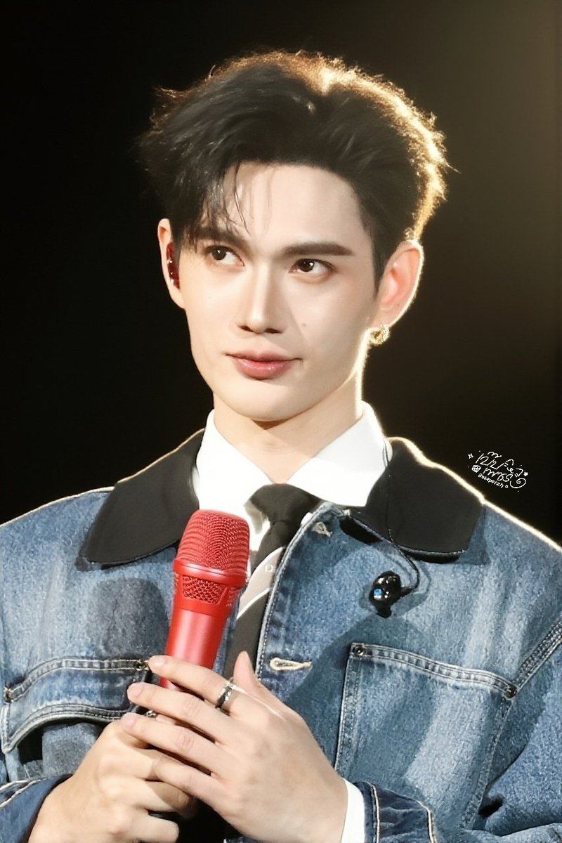 Babepetzh's tweet photo. หน้าอ้อนมาก อ้อนเอาอะไรคั้บคนเก่ง 🥺

#PoohPavelSecondDateFancon 
𑣲₍ 070626 • #pavelphoom ₎⟆ https://t.co/7bQwRmkk9K