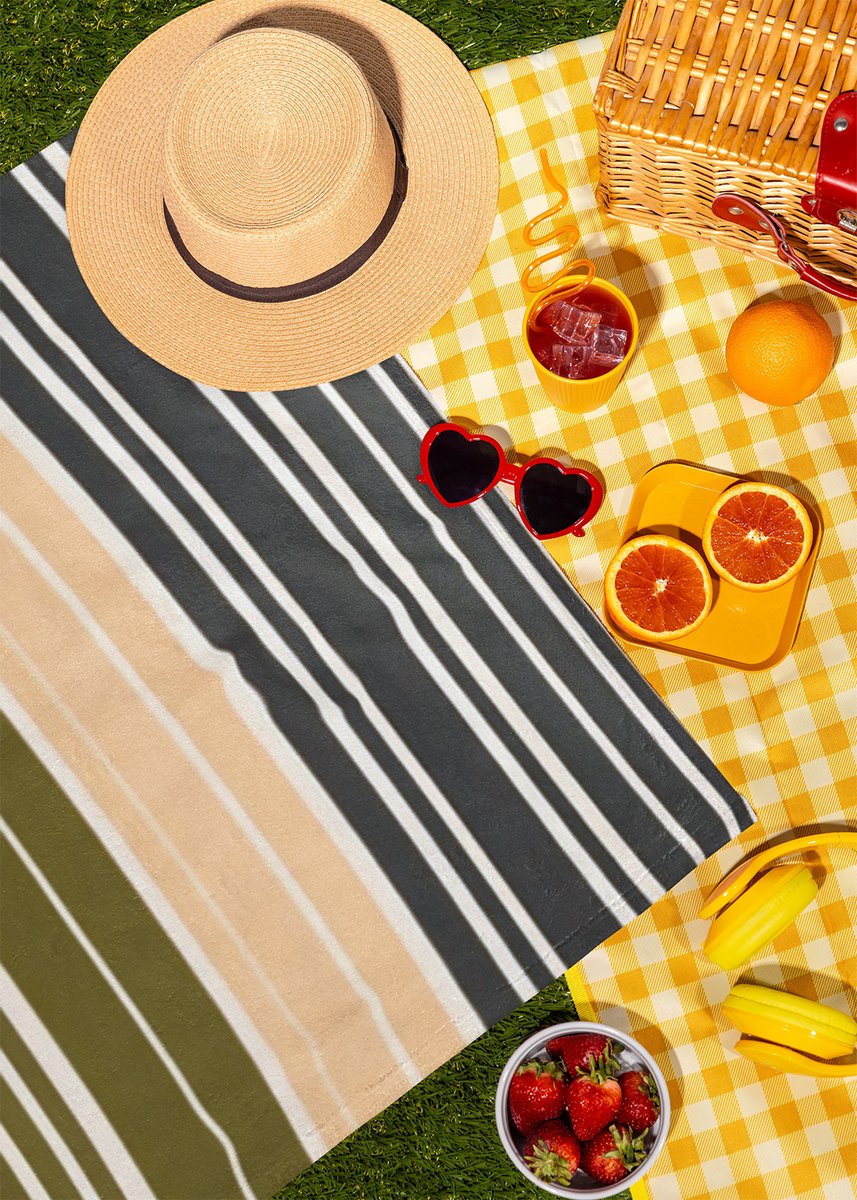 habatour20's tweet photo. Relax by the sea or pool with this stylish earthtone horizon stripe #beachtowel. Perfect for beach vacations, poolside lounging, spa days, or outdoor picnics, this towel brings modern elegance to every summer adventure.
Available at : https://t.co/hzWx5kKZ2G
#beachtowels #striped https://t.co/nhCS1AG9y4