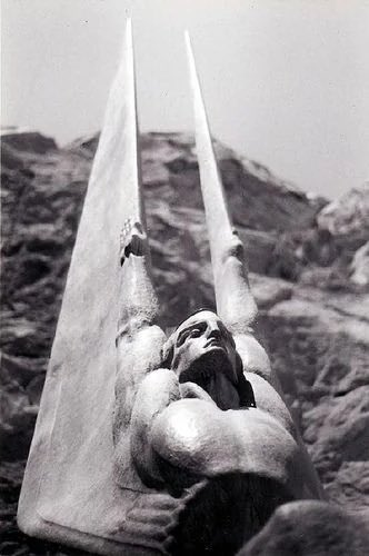Markbuschn's tweet photo. One of the coolest sculptures ever made, Winged Figures of the Republic by Oskar J. W. Hansen https://t.co/x9T4MolMTw