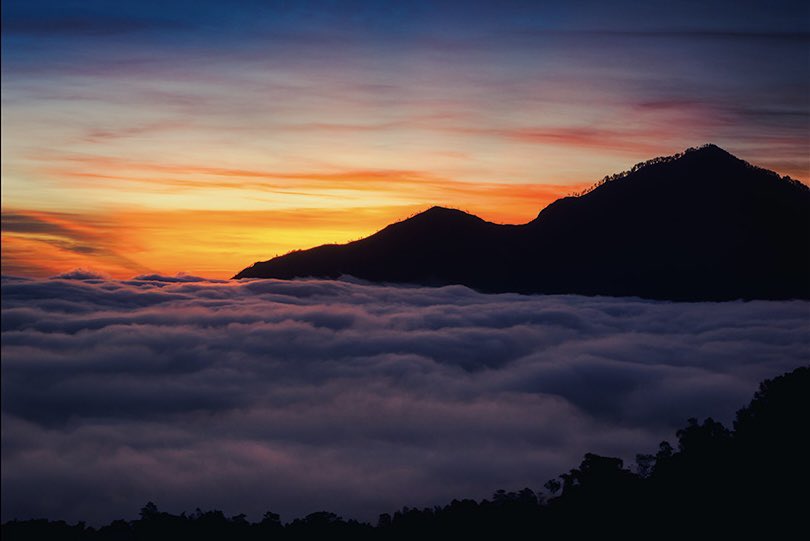 dBaunPhoto's tweet photo. From an epic morning in Bali—sunrise over Mount Batur.
A 4:30am wake-up and absolutely worth it. The brekkie afterwards wasn’t bad either.

OM-1 M.Zuiko 12–40mm f/2.8 PRO 30mm · 0.4 sec · f/13 · ISO 200

#Bali #MountBatur #Kintamani #Sunrise #AboveTheClouds #OMSystem https://t.co/gfi7kdRarD