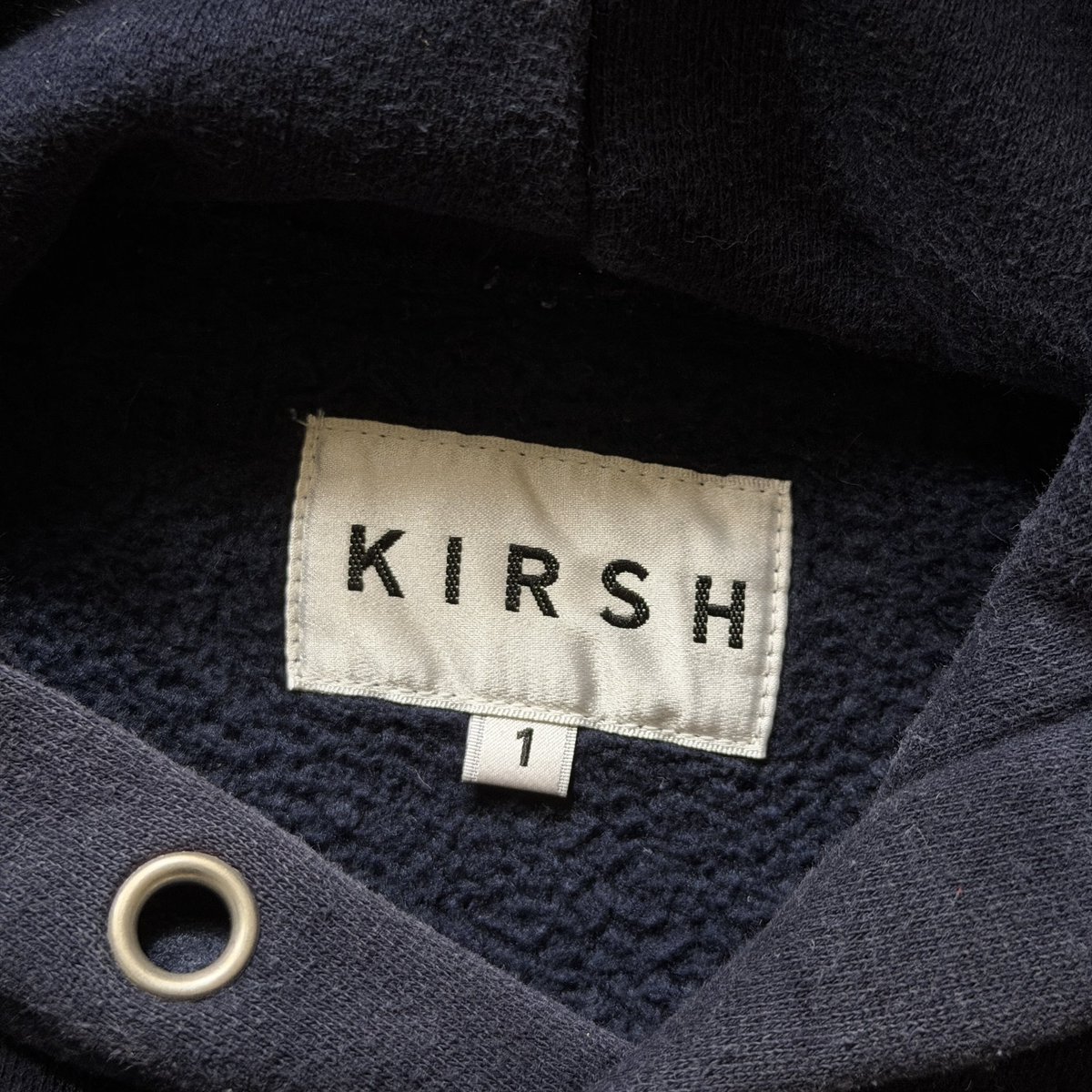 3500000z's tweet photo. Kirsh hoodie navy เเบรน์เกาหลี มือหนึ่งแพงมากเลยๆๆ 
size 1 อก 44 ยาวจากคอเสื้อ 24
มือสองคับ สภาพดี ไม่มีตำหนิ https://t.co/MOutNuqeZo