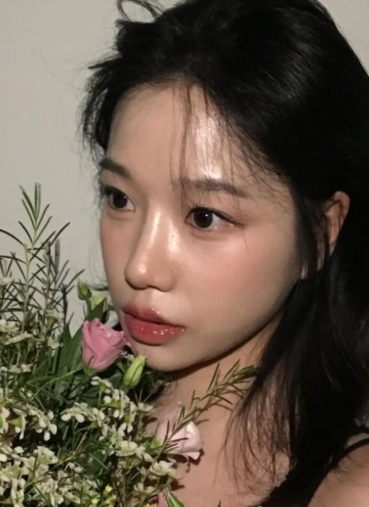 yursfavglassy's tweet photo. #조유리 #JOYURI #チョユリ https://t.co/FzTYBECYrl