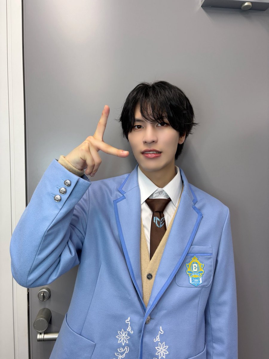 ICEx_official's tweet photo. ／
8月3日(月)放送
テレ東「 #プレミアMelodiX! 」
＼

#EBiDAN 選抜メンバーで出演！
『Yes! 東京』をパフォーマンス！🗼

#TVer にて見逃し配信中！
https://t.co/QYicG2HQSw

＼ #ICEx #千田波空斗 💚／ 

セクシーボイスで甘い歌声🌹
2005.6.14 21歳

▼Instagram📷
https://t.co/IcPRu0KL9b

▼ICEx公式HP🧊
https://t.co/Oryxm49Vhf

@tx_melodix
#プレミアMelodiX