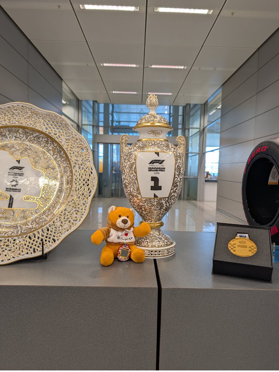 McLarenF1's tweet photo. Quality time with Bruce and Budabear over the season 🫶

#McLarenF1 https://t.co/l8Qj0XZObJ