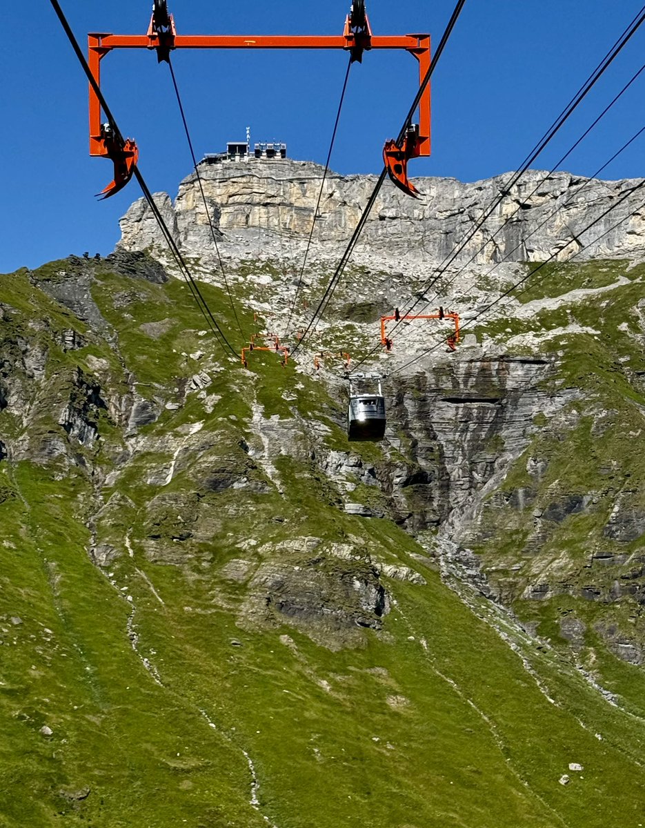 vogtonline's tweet photo. Escape the heat atop of @SwissMurren https://t.co/RaiQCzYgOT