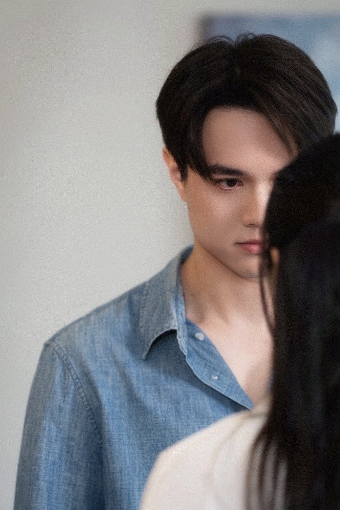 Thongstudios's tweet photo. ทุกประสบการณ์ชีวิต คือบทเรียนของหัวใจ
ที่จะพาเราเดินทางตามหา…จนกว่ารักจะคืนใจ

#จนกว่ารักจะคืนใจ 
#UntilLoveReturns
#RomanticRealism
#mikepanitan
#ไมกี้ปณิธาน https://t.co/uQ4IlWhD7V