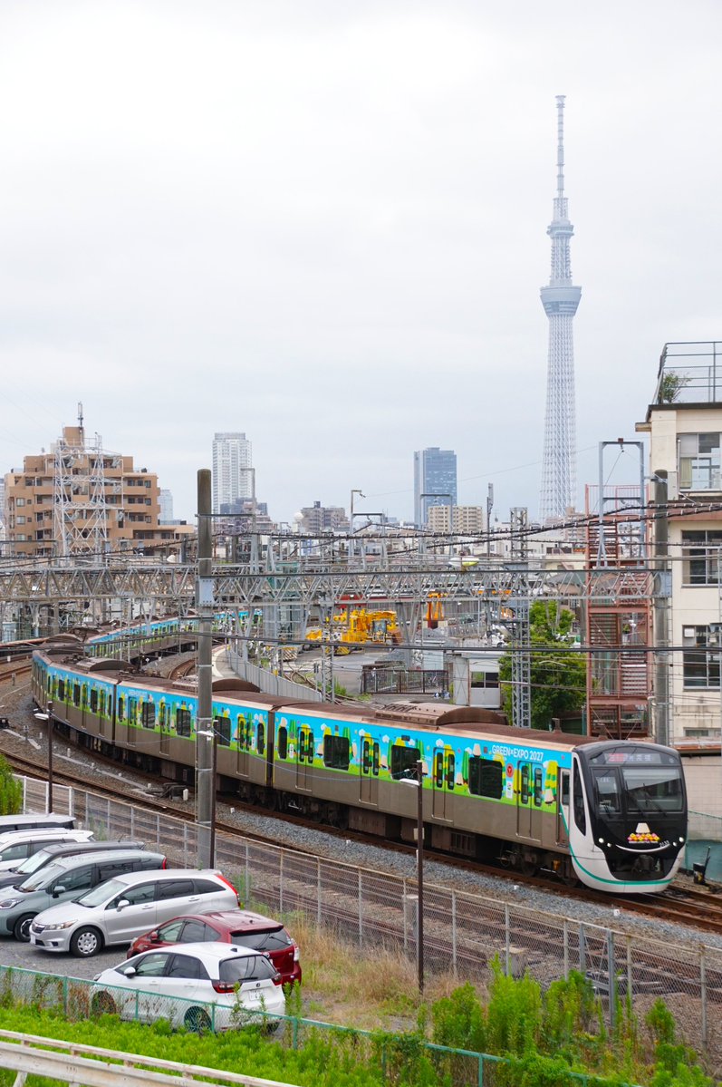 j8614j's tweet photo. 目黒線3123F「GREEN×EXPO 2027 YOKOHAMA JAPAN」ラッピング号を撮りました。これで3線揃いました。 https://t.co/mrSvTqUGIP