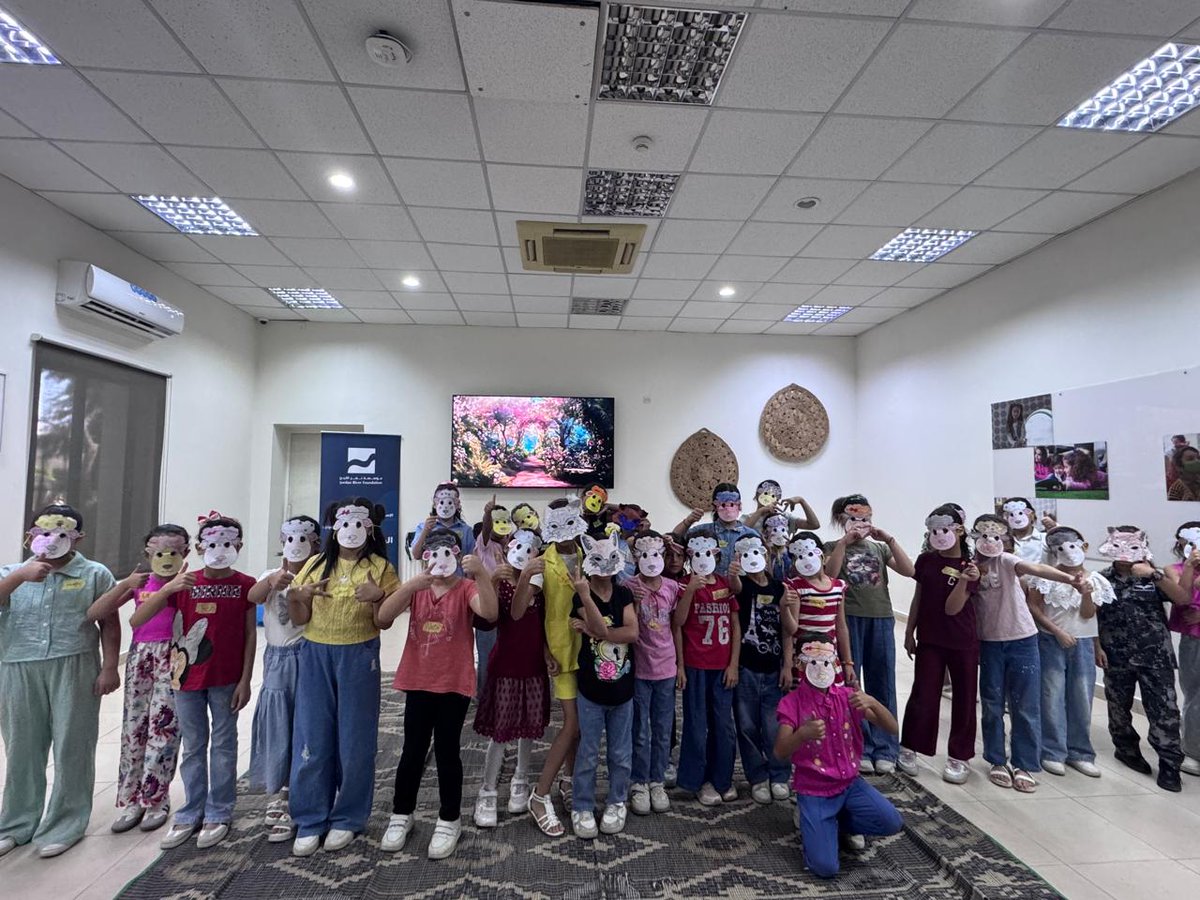 jordanriverfdn's tweet photo. شارك 334 طفلًا وطفلة بفعاليات النادي الصيفي في مركز الملكة رانيا للأسرة والطفل تضمنت برنامج أهلاً سمسم، وأنشطة حركية، وقصص تفاعلية، وأنشطة خاصة بالتكنولوجية، ونادي الفنون، بمشاركة 20 متطوعًا ومتطوعة. يهدف النادي إلى تنمية المهارات الاجتماعية والذاتية والإبداعية لدى الأطفال. https://t.co/pmXNoa1bj5