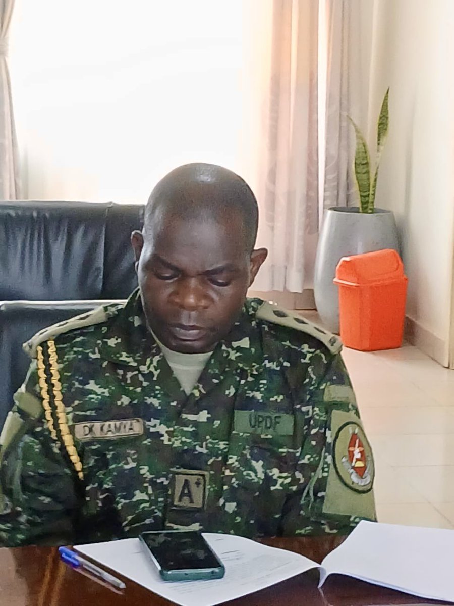 RwabugiriJ56210's tweet photo. A new chapter unfolded at @OWC_ug Headquarters in Kamwokya as Capt. @wkagabaofficial officially handed over the Office of the Public Relations Officer to Capt. DK Kamya in a ceremony presided over by Col. Victor Opera, Director Inspection, OWC. @wkagabaofficial
#UPDFWorks https://t.co/Q1sVdng4mR