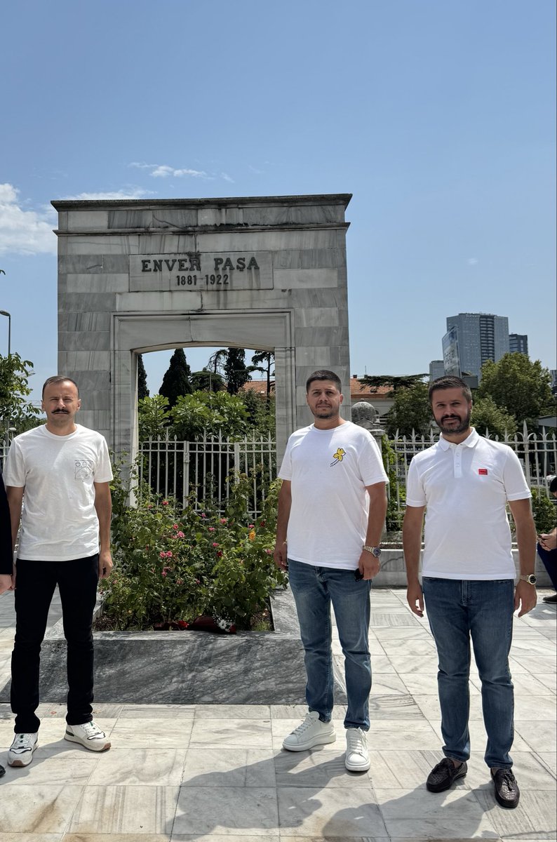 GuzelayDeniz's tweet photo. Her meziyeti var, yalnız talihi yoktu..

Kahraman Enver Paşa’nın şehadetinin yıl dönümünde rahmet, minnet ve dualarla abıyoruz.. https://t.co/MZ6X9n7ru8
