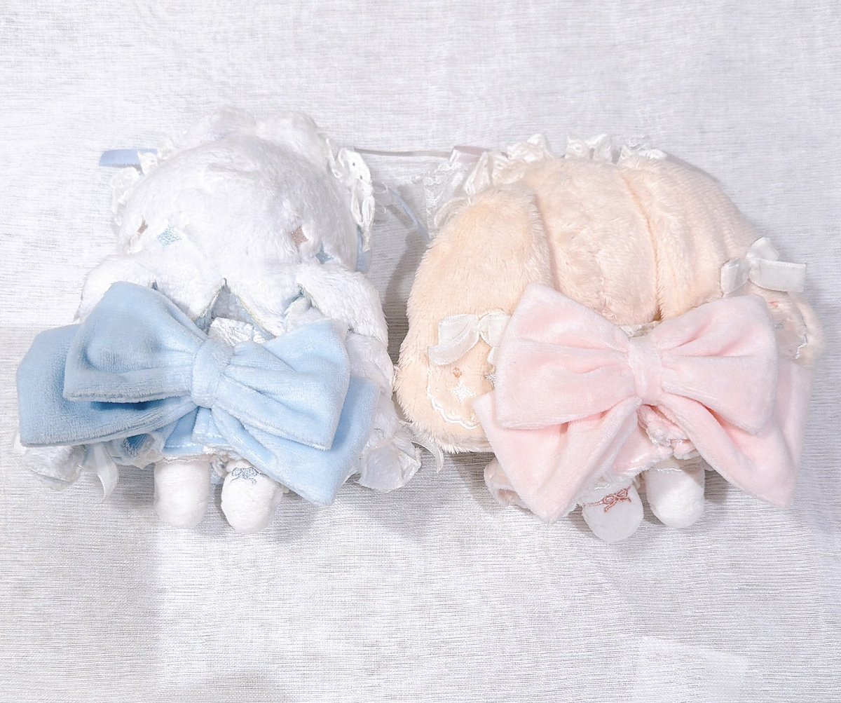 pale_noon's tweet photo. ぬい服のサンプル届きました🫶
作りが細かくてしっかりしていてとても可愛いです💞
背中にデッカリボンがついててどこにでも簡単におすわりさせれるのがとても良き

複製予定なのでご関心いただけると幸いです💖 https://t.co/BXCpivDdyk