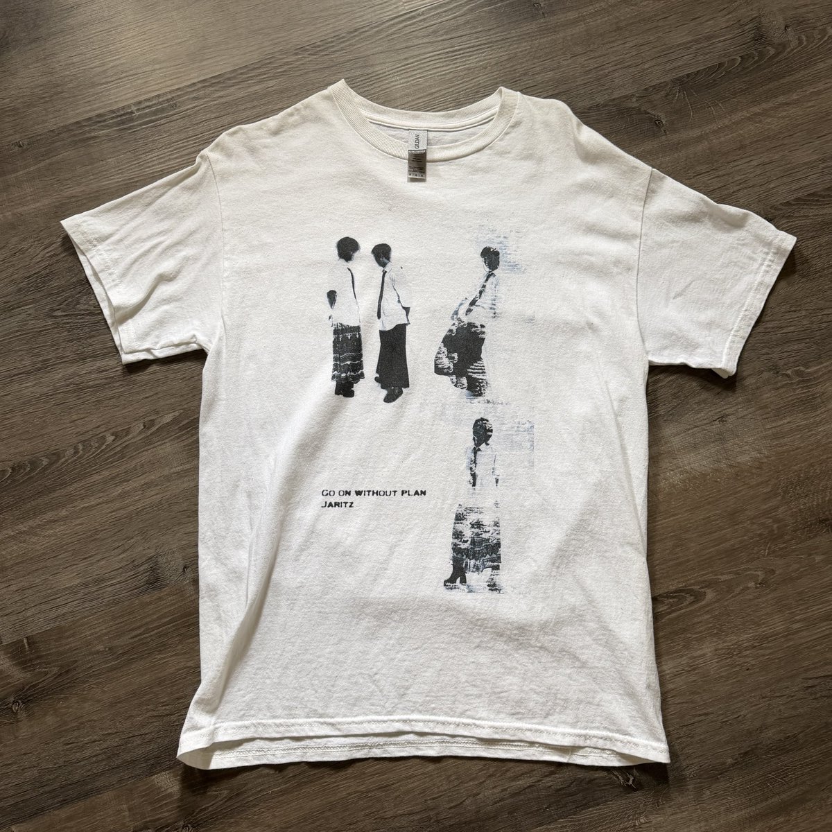 3500000z's tweet photo. เสื้อยืด jaritz brand วงไทย ไม่เคยใส่ 
price 150 รวมส่ง
size m อก40 ยาว26 
สวยน้า เท่สุดๆๆ ใส่เก๋ๆ https://t.co/kW3XzfkUnH