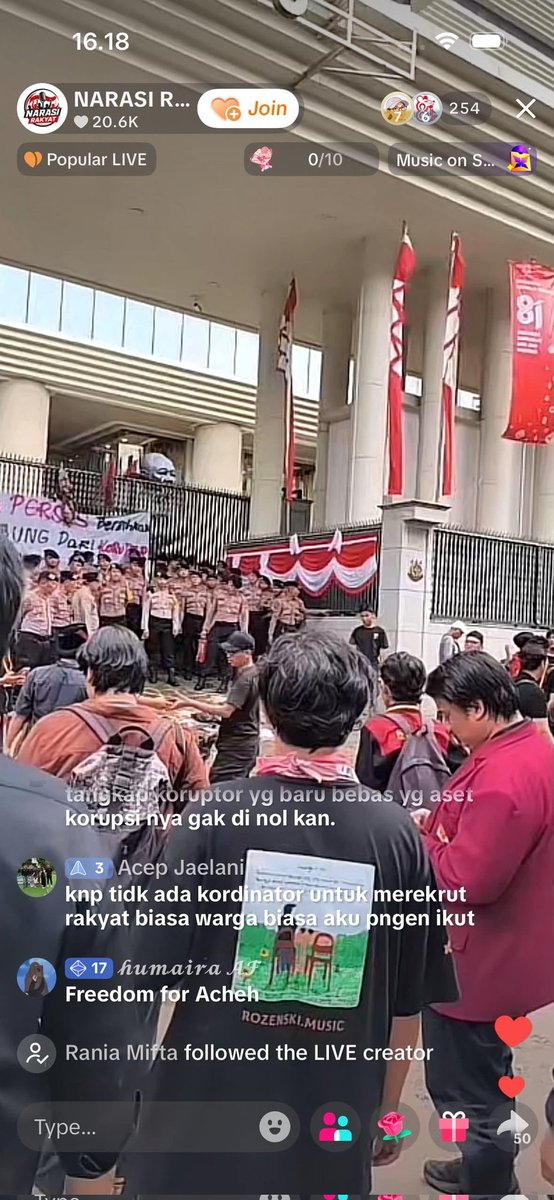 bismillahyuk_'s tweet photo. 🚨 AKSI #DEMO di KEJAKSAAN AGUNG RI oleh Pimpinan Pusat Hima Persis.

📢 Tuntutan aksi:
• Sahkan UU Perampasan Aset.
• Evaluasi kinerja penegakan hukum.
• Berantas korupsi tanpa tebang pilih.
• Wujudkan transparansi dan akuntabilitas aparat penegak hukum.
• Tegakkan supremasi hukum secara adil bagi seluruh rakyat.