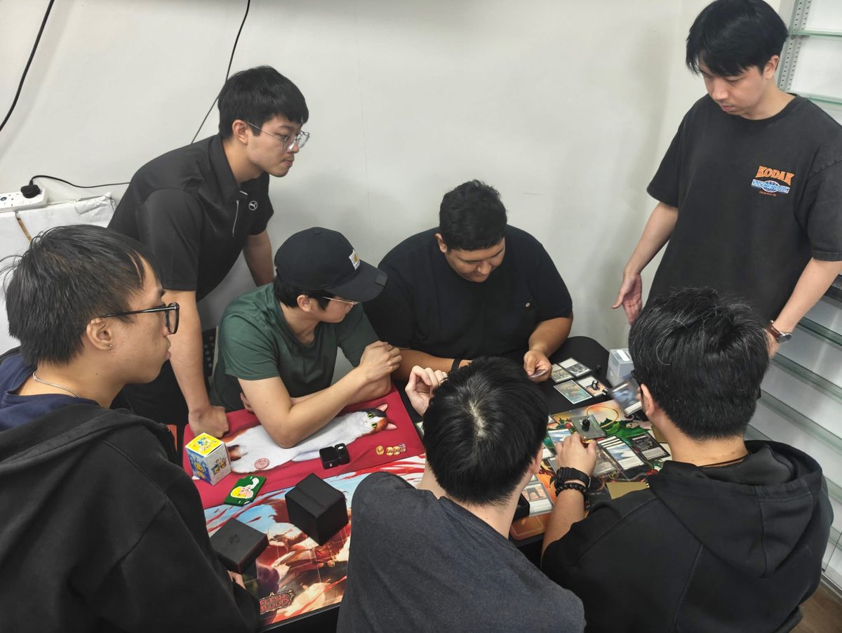 TCGcardcouple's tweet photo. Editing a vlog of the Flesh and Blood 3v3 silver age team event last weekend! Each team was either all rookies (<200 lifetime exp) or 1 mentor (>200exp) and 2 rookies! 😌
It was 7 rounds of Swiss to crown the best team 👀 gonna try and get this vlog edited & up soon!
#fabtcg https://t.co/wQftCQQpmE