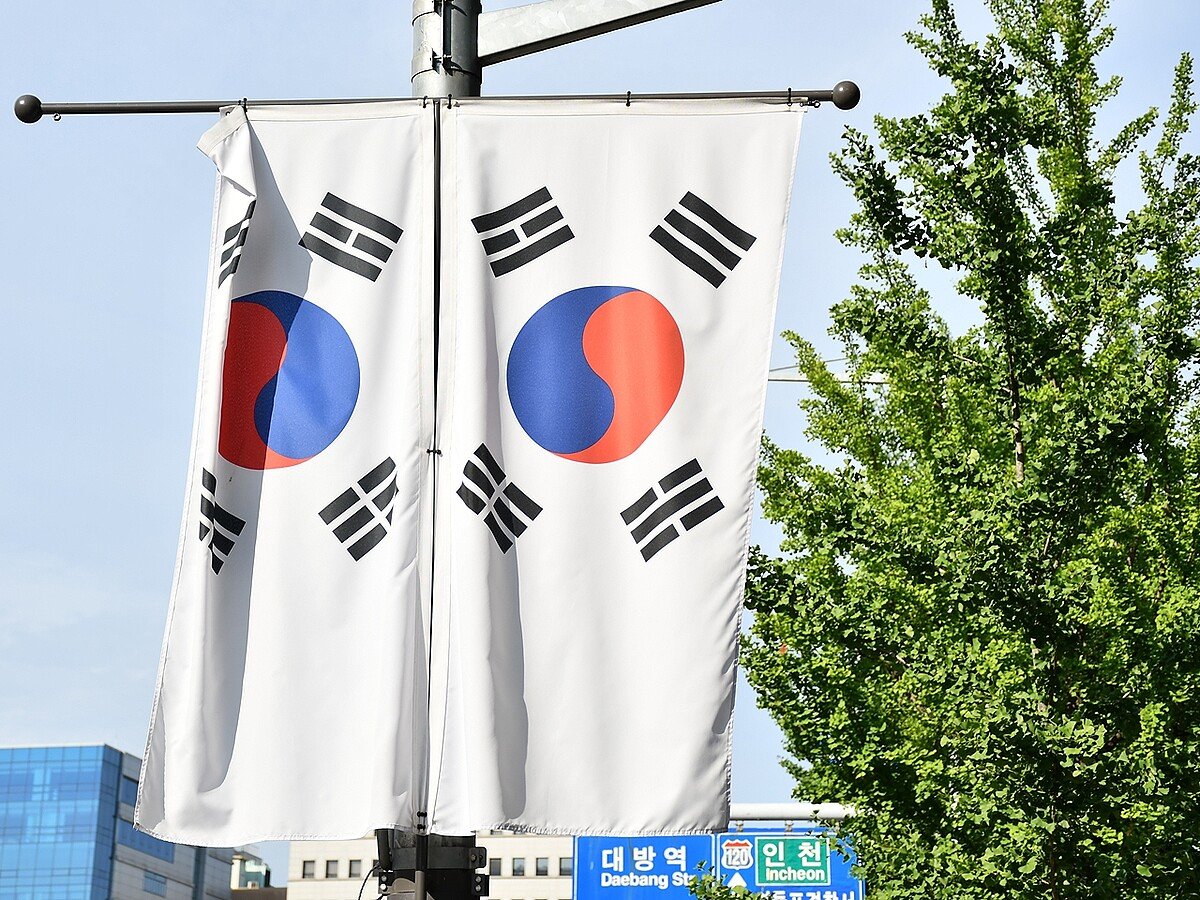 livedoornews's tweet photo. 【現地報道】詐欺容疑の日本人アイドル練習生、韓国で書類送検 デビュー2カ月前に失踪
https://t.co/e0uw6gHAtJ

練習生は、6人組男性グループとしてデビューを控えていたが2カ月前に失踪。グループは5人でデビューしたものの、練習生が二重契約をしていたと判明し、事務所は法的措置に踏み切った。 https://t.co/gbp7GGnLUh