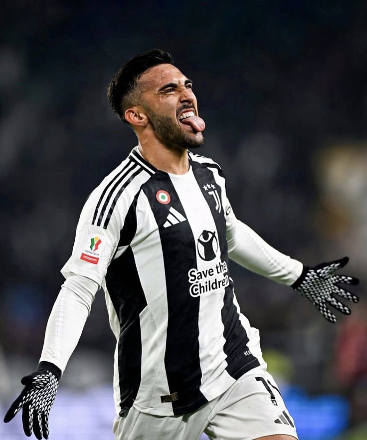 Jvntss247's tweet photo. 📌 𝐉𝐔𝐕𝐄𝐍𝐓𝐔𝐒 𝐔𝐏𝐃𝐀𝐓𝐄 📝

@FabrizioRomano 🗞 | #Juventus hanya bersedia melepas Nico González secara permanen atau melalui skema yang menyertakan kewajiban membeli. Bianconeri menolak semua tawaran pinjaman, baik pinjaman murni maupun dengan opsi pembelian. 🇦🇷💣❗ https://t.co/nnSLwVy8EI