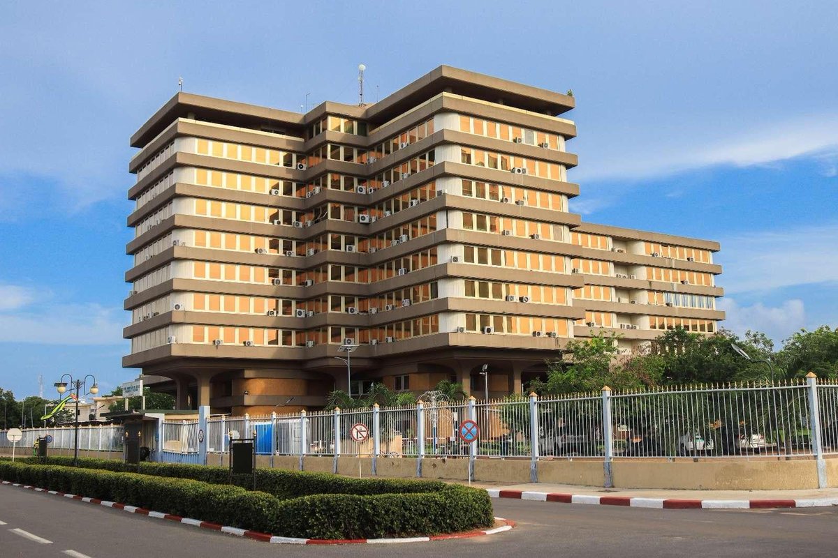 agossou01's tweet photo. Nouveau rendez-vous financier ce vendredi 7 août: l'État vise 20 milliards FCFA sur le marché @umoatitres . Grâce à la confiance des investisseurs, plus de 56 % du programme annuel 2026 est déjà concrétisé au service des projets nationaux.
#Togo #Économie #Progrès #UMOA https://t.co/5bdG8mNRLp