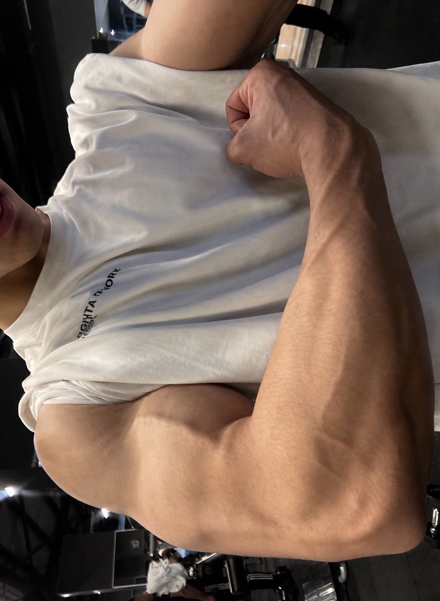 h66y5_'s tweet photo. Morning workouts are sacred. https://t.co/v2E1qIzmfD