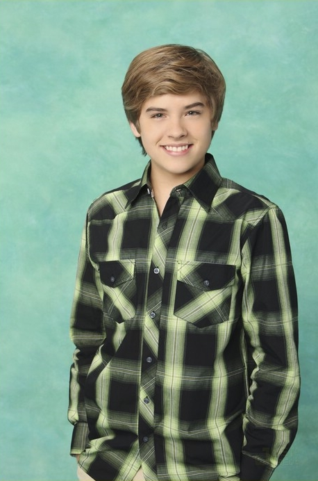 Disney_Wiki's tweet photo. Happy Birthday, Dylan Sprouse
For Disney he portrayed Zack Martin in #TheSuiteLife of Zack & Cody, #TheSuiteLifeOnDeck & #TheSuiteLifeMovie, which he produced.
He also voiced Zam in #TheEmperorsNewSchool, Shasta in #SnowBuddies, Yozora in #KingdomHearts and appeared in #SoRandom. https://t.co/BMGDkSJe3T
