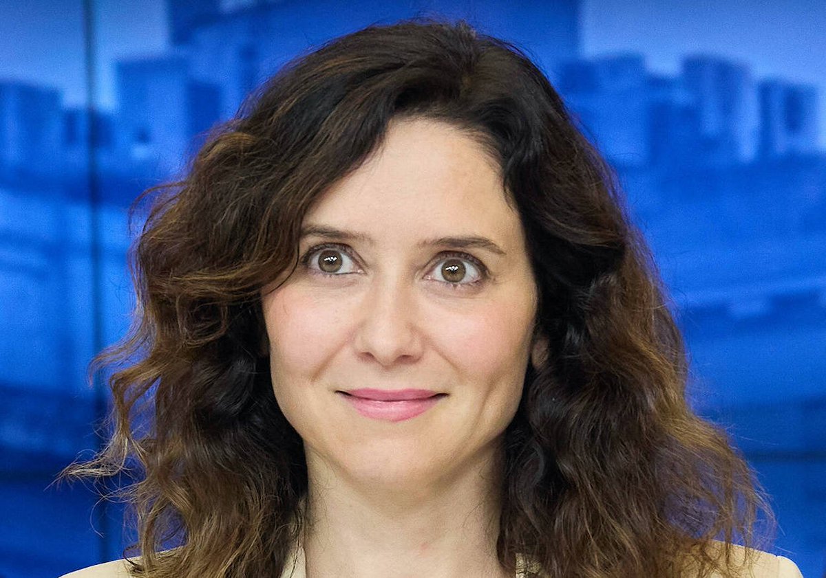 Formula_Music's tweet photo. ¿A QUIÉN VOTARÍAS COMO PRESIDENTE/A DE LA COMUNIDAD DE MADRID? 🤔

🔄 Ayuso (PP)
❤️ Óscar López (PSOE)
🗣️ Mónica García (Más Madrid) https://t.co/i5FiQFDeGX