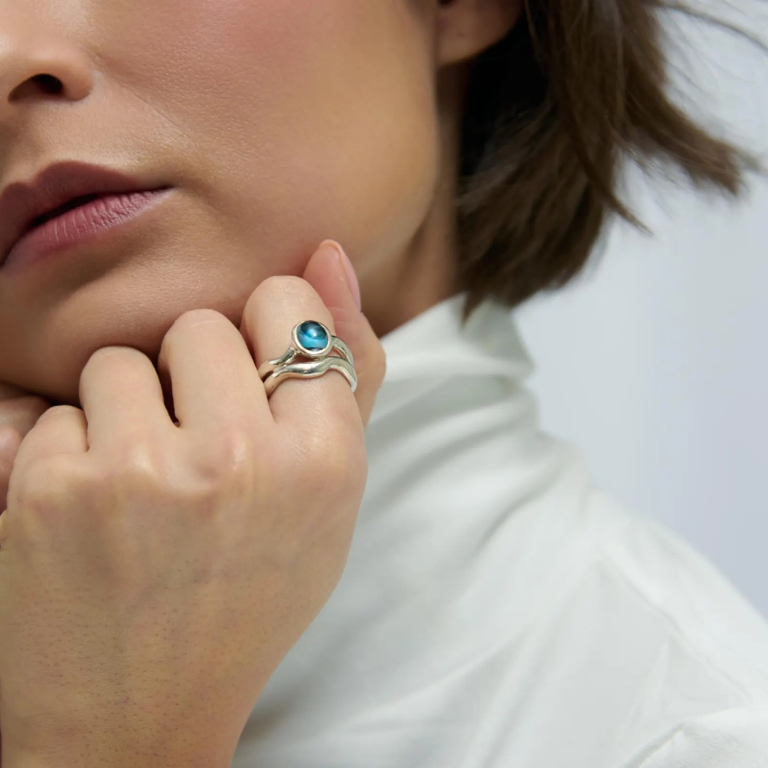 HEnaturist's tweet photo. Advertiser profile: With a passion for creating beautiful jewellery, Keith Gordon – aka The Naked Jeweller - has built a reputation for expert craftsmanship, honest advice and outstanding personal service. https://t.co/3vKUxJf6JF
@henaturist
#jewellerydesign
#jewellerymaker https://t.co/KwsU4XEQS1
