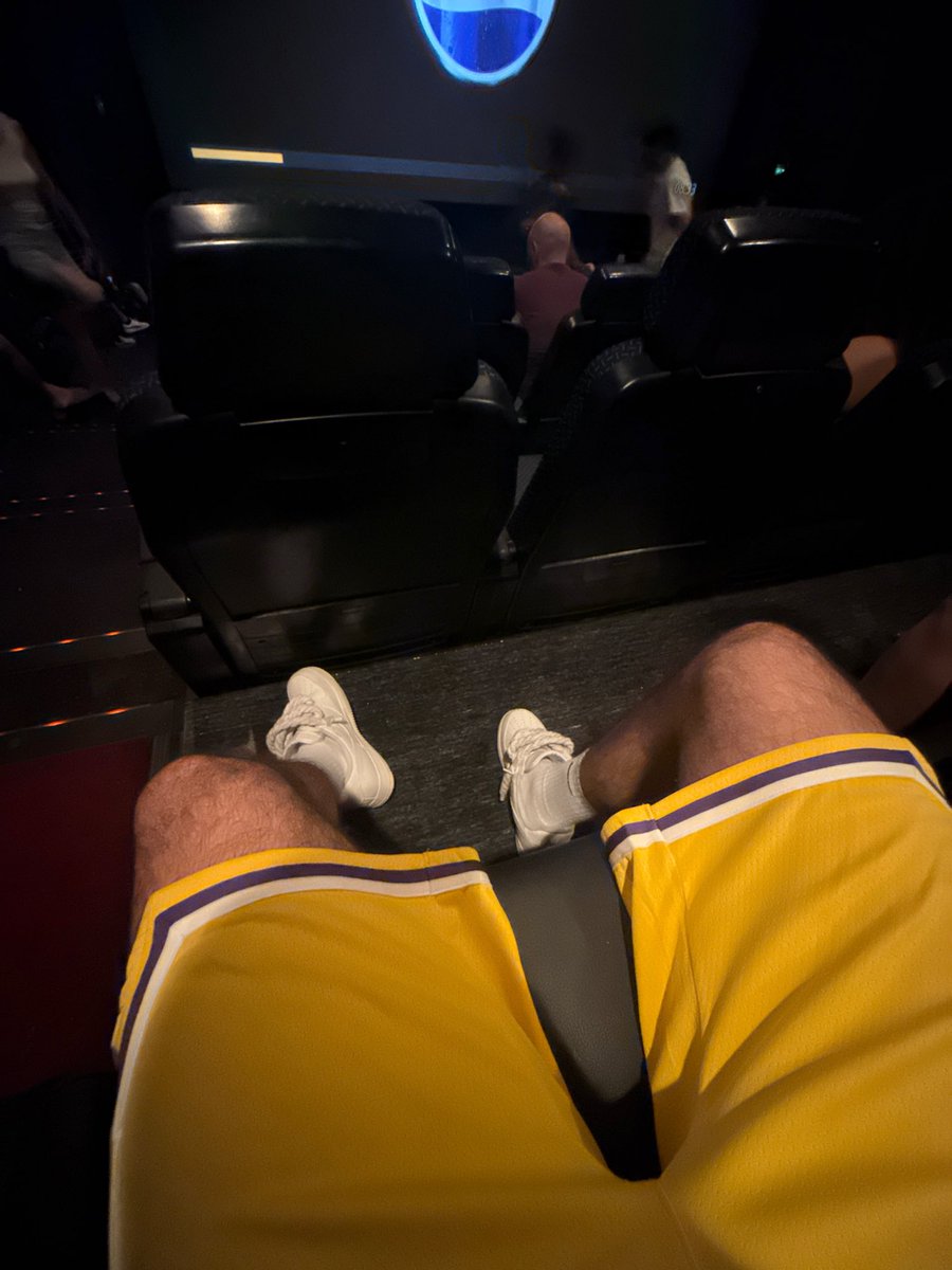 luke_master10's tweet photo. Retwitta se vuoi stare sotto le AF1 mentre sto comodo al cinema 😈🧦

#MaleFeet #SockFetish #SneakerFetish
#FeetFetish #WhiteSocks #Sneakers
#FootLover #SneakerHead #moneyslave #cashslave #findom #humanatm
#bancomatumano #findomitalia #paypig
#cashmaster https://t.co/Dn1zJhsxMx