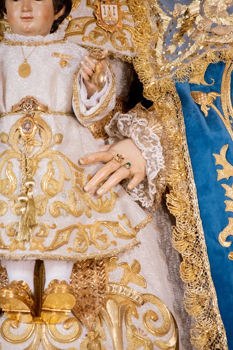 gonalvmor_'s tweet photo. La Santísima Virgen del Águila ataviada para la inminente y muy antigua novena que en su honor se celebra en Alcalá de Guadaíra. https://t.co/fy78CgMImw