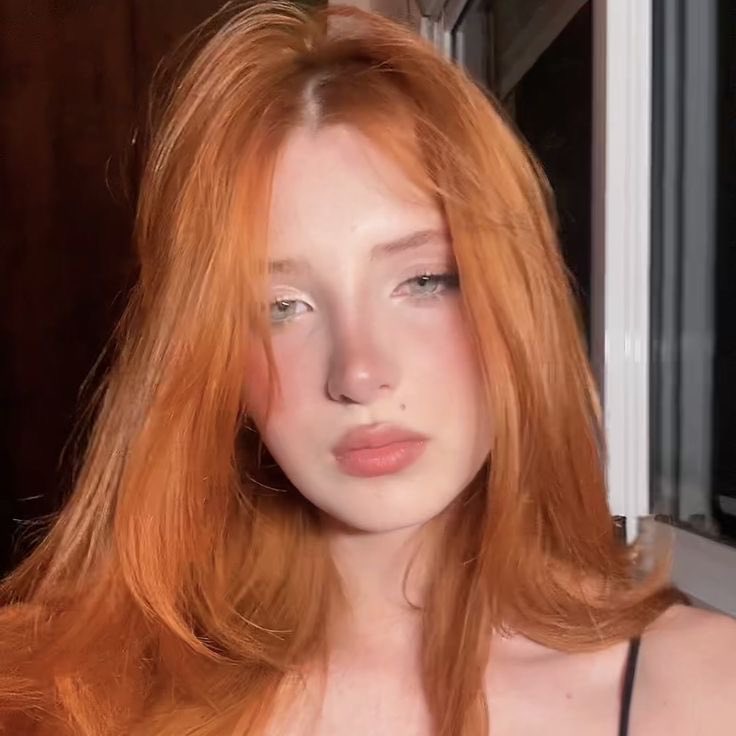 Itx_Emiley's tweet photo. Eyes or lips ? https://t.co/cmSkUAxG4e