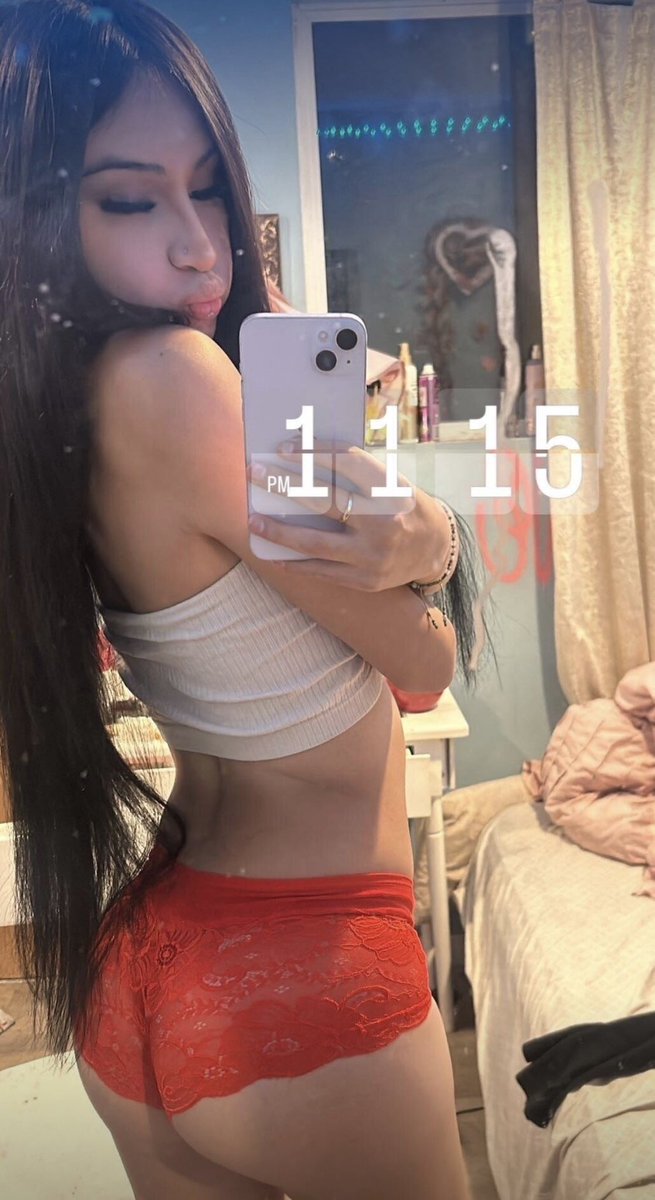 BrixxxBaby's tweet photo. The Face                       The Throat
#horny #eptx #915eptx #latina https://t.co/lZz70OQFsn