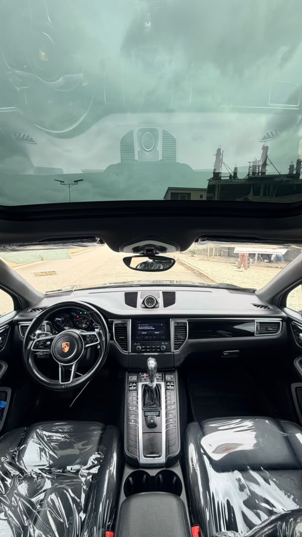 Bigpee_001's tweet photo. FRESH ENTRY!  TOKS 2018 PORSCHE MACAN SPORT WITH CUSTOMS DUTY ₦45,000,000.00

LOCATION - ABUJA,NIGERIA 

CALL/WHATSAPP - 08133101561

DELIVERY NATIONWIDE 

#Abujacar  #Porschemacan #Abujatwittercommunity https://t.co/4eM4VVKFup