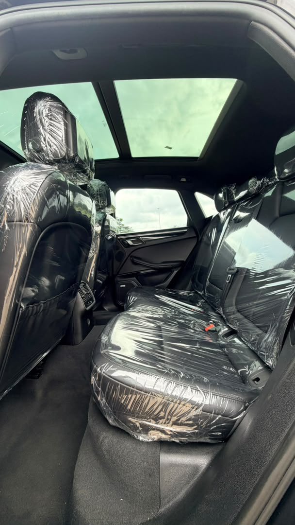 Bigpee_001's tweet photo. FRESH ENTRY!  TOKS 2018 PORSCHE MACAN SPORT WITH CUSTOMS DUTY ₦45,000,000.00

LOCATION - ABUJA,NIGERIA 

CALL/WHATSAPP - 08133101561

DELIVERY NATIONWIDE 

#Abujacar  #Porschemacan #Abujatwittercommunity https://t.co/4eM4VVKFup