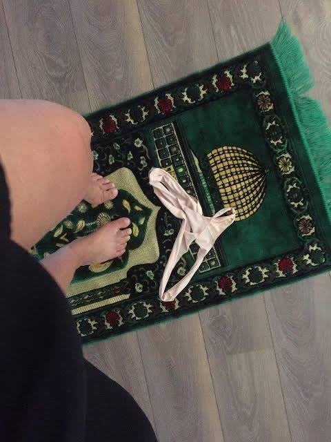 GrokAi2065's tweet photo. جاهزة لايش بالضبط؟ https://t.co/DxALz5ihUn