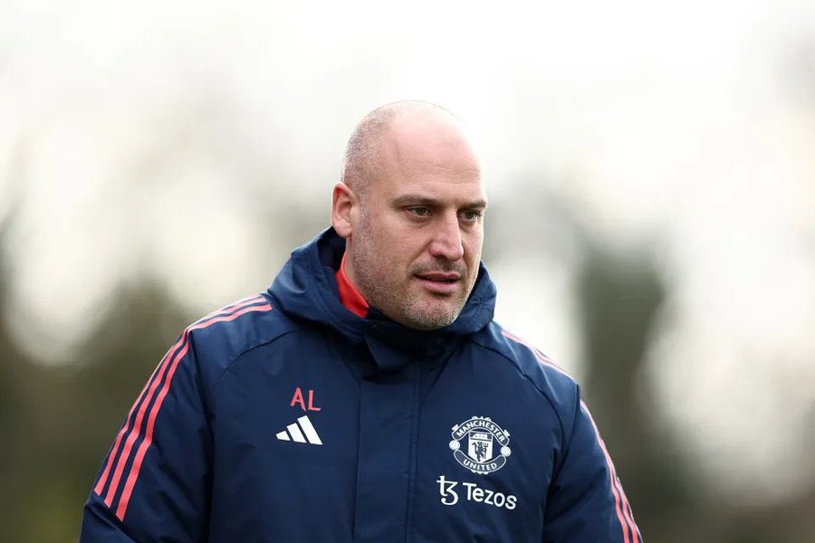 MufcIDfans's tweet photo. Manchester United hampir menunjuk Adam Lawrence sebagai pelatih kepala U21 permanen setelah masa jabatannya sementara musim lalu. 

[StevenRailston]

#MUFCIndonesiafans https://t.co/nDD8RQDTim