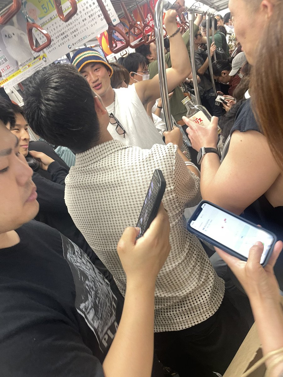 HimAndArmpits's tweet photo. この男の子はハンサムで、すごくセクシーだ。  
The armpit is sexy. https://t.co/K6BTRKbAsp