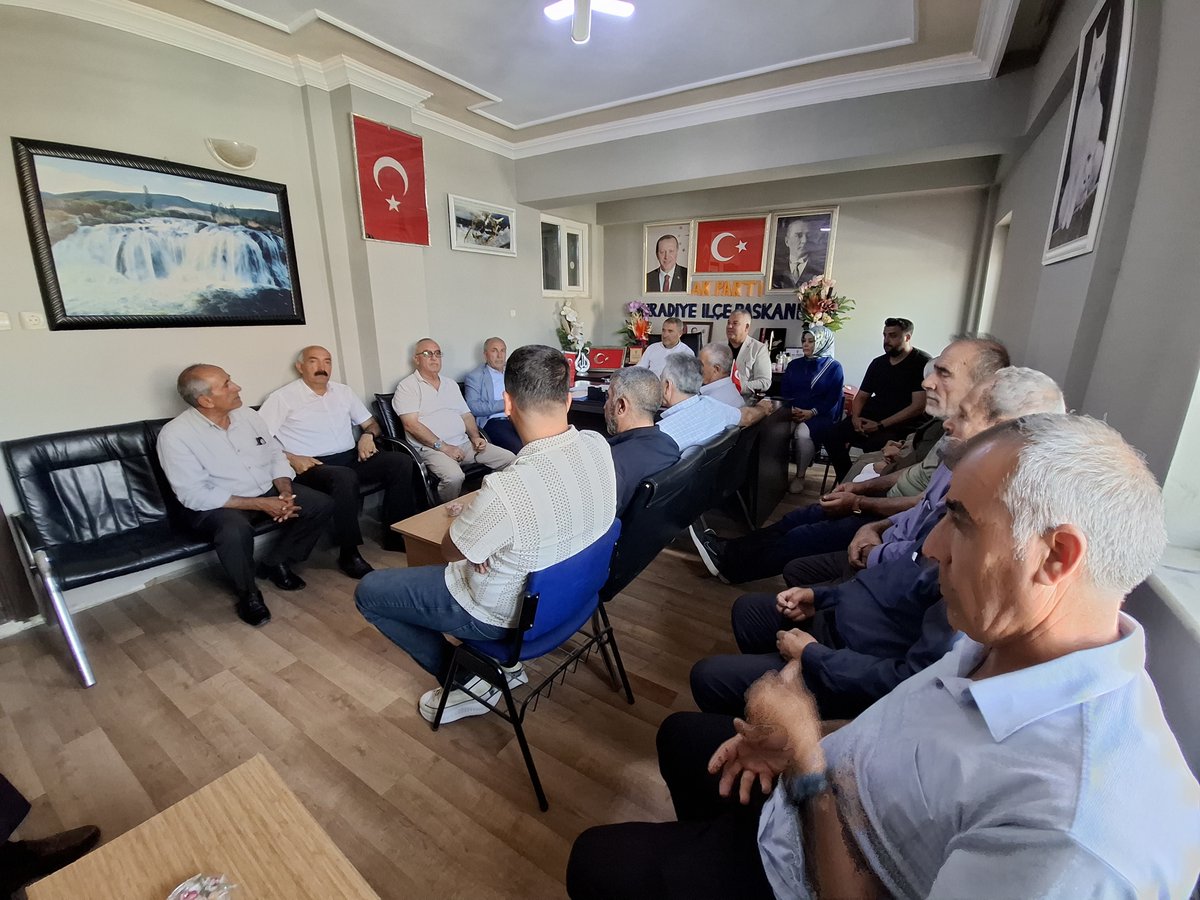 AKPartiMuradiye's tweet photo. İlçe Başkanımız Sn.  @KutbettinDrmz65'ın riyasetinde İlçe Danışma Meclisi toplantımızı İlçe Koordinatörümüz Sn. @abdulkerimince4'in katılımlarıyla gerçekleştirdik.
@ArvasAbdulahat @Recep_ayd25 @AK_PartiVan https://t.co/sKffAJ1biP