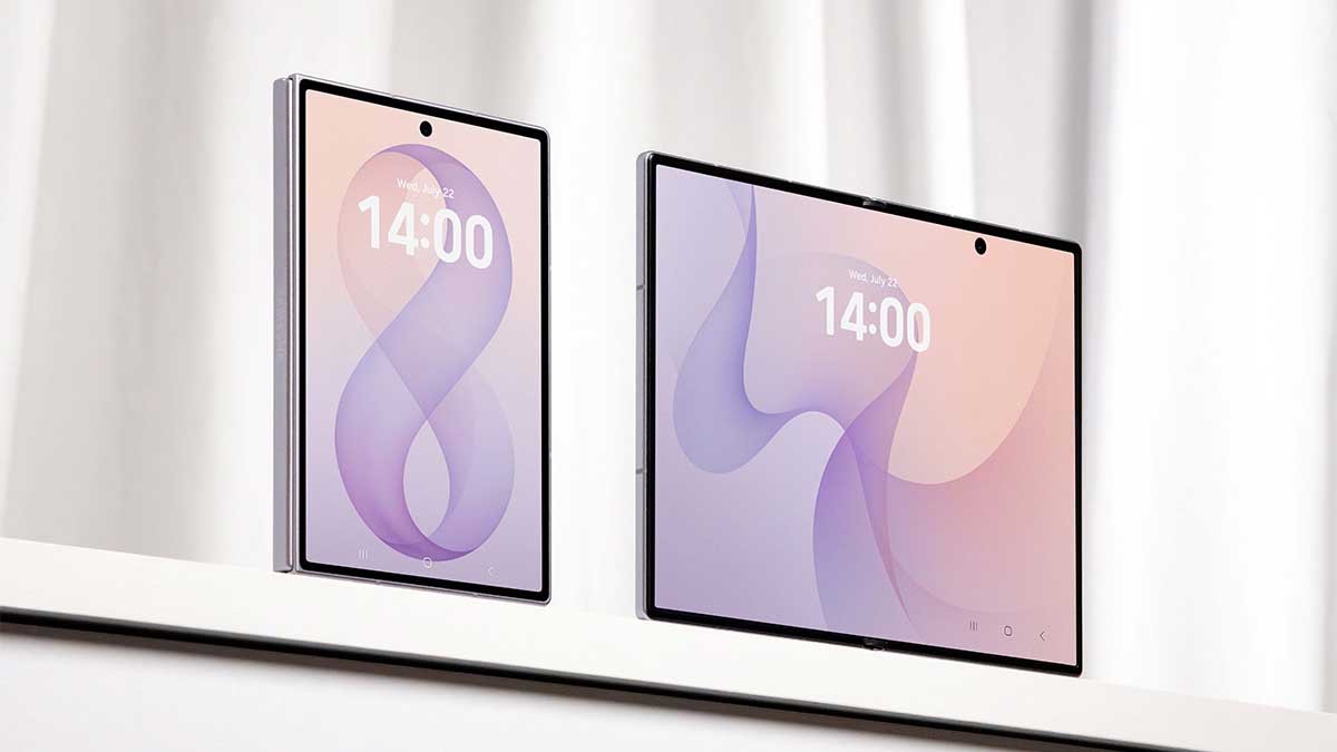 UniverseIce's tweet photo. Samsung Display Develops CTG Technology: A New Material-Level Solution for Foldable Display Creases

According to Korean media reports, Samsung Display is advancing the development of a next-generation UTG (Ultra Thin Glass) technology called CTG (Center etched Thin Glass). The technology introduces a new thickness-gradient glass structure, allowing different areas of the glass to achieve different physical properties. By redesigning the glass structure itself, CTG aims to address one of the biggest challenges in foldable displays: the trade-off between crease reduction, durability, and thinness.

As foldable smartphones enter a more mature stage, the competition is no longer simply about whether a device can fold. The focus has shifted toward whether a foldable device can deliver an experience closer to a traditional flagship smartphone.

Among all remaining challenges, display crease remains one of the biggest limitations.

Over the past few years, manufacturers have continuously improved hinge mechanisms, flexible OLED structures, and support materials to reduce visible creases. However, a fundamental material conflict still exists: the cover glass must be rigid and flat enough to provide a premium touch experience, while also being flexible enough to survive hundreds of thousands of folding cycles.

Glass naturally offers excellent hardness, stability, and a premium feel, but it is not designed to repeatedly bend. Flexible materials can bend easily, but they struggle to provide the durability and surface quality of glass.

CTG represents a new approach by attempting to solve this contradiction at the material level.

The Core Principle of CTG: A Glass Structure Optimized for Different Areas

Current high-end foldable displays mainly use UTG (Ultra Thin Glass) as the cover material.

Compared with early CPI (Colorless Polyimide) solutions, UTG provides several advantages:

Higher hardness

Better scratch resistance
More glass-like touch feedback
Improved long-term stability
However, conventional UTG generally uses a uniform thickness structure. The entire glass layer has almost the same thickness from the folding area to the outer regions.

This design provides excellent flatness when the display is unfolded, but creates challenges during folding.

The folding area experiences the highest mechanical stress. During bending, the inner side of the glass is compressed while the outer side is stretched. The center folding region experiences the greatest deformation.

With a uniform-thickness glass structure, the entire panel must balance two conflicting requirements at the same time:

High rigidity for a flat, premium surface.

High flexibility for repeated folding.

CTG changes this approach.

Through precision chemical etching, Samsung Display reduces the thickness of the central folding area while maintaining greater thickness in the non-folding regions.

The result is a thickness-gradient structure:

The folding area becomes thinner and more flexible.

The surrounding areas remain thicker and stronger.

In simple terms, CTG allows the glass to become softer where it needs to bend and stronger where it needs to provide support.

This is similar to advanced engineering materials that optimize different regions of a structure according to their specific functions.

How CTG Could Improve Foldable Display Creases

The formation of foldable display creases is not only caused by visible bending. It is closely related to mechanical stress accumulated inside the materials.

With traditional UTG, the entire glass layer participates in the bending process. The folding center experiences concentrated stress, and repeated cycles may gradually create material fatigue and permanent deformation.

CTG reduces the thickness of the folding area, allowing that region to bend more naturally and reducing stress concentration.

The expected benefits include:

First, reducing permanent deformation and improving flatness after unfolding.

Second, slowing down crease development during long-term use.

Third, reducing the need for additional reinforcement structures, creating more possibilities for thinner and lighter foldable devices.

CTG Challenges: Maintaining Optical Uniformity and Surface Quality

Although CTG offers a promising direction, achieving mass production remains extremely challenging.

The biggest difficulty is ensuring that a glass structure with different thickness areas still looks and feels like a single piece of glass.

The first challenge is optical consistency.

Because the center area and surrounding areas have different thicknesses, the optical path of light changes. If not properly controlled, this could lead to:

Different reflection characteristics

Slight optical boundaries under certain viewing angles

Uneven visual appearance

Traditional foldable displays mainly struggle with visible creases. An immature CTG implementation could potentially introduce new optical differences.
Therefore, CTG requires not only mechanical optimization but also precise optical engineering.
The second challenge is surface flatness.

Simply making the center area thinner could create a height difference that users may feel when touching the display.

A mature CTG design requires a smooth transition between thick and thin areas, ensuring that the surface remains continuous and seamless.

The third challenge is filling materials.

The etched region may require special transparent materials to restore optical and tactile consistency.

Such materials must satisfy multiple requirements:

Similar refractive index to glass

High transparency

Long-term folding durability

Thermal stability

No impact on touch sensitivity

This creates a new challenge for materials science and manufacturing processes.
The Meaning of CTG: A Shift Toward Material Innovation in Foldable Displays
If CTG successfully reaches mass production, its significance will go beyond simply reducing creases.
It represents a fundamental change in the development direction of foldable displays.
In the past, manufacturers mainly tried to make existing glass structures survive folding.

CTG takes a different approach: redesigning the glass itself so that it is naturally better suited for folding.

The ideal future foldable display should not simply be a screen that can bend. It should be a smart material structure where different areas provide different functions.

When unfolded, it should deliver the flatness and touch experience of a traditional flagship smartphone.

When folded, it should provide flexibility and long-term reliability.

If Samsung Display can overcome the challenges of manufacturing precision, optical consistency, and material integration, CTG could become one of the most important display material innovations for the next generation of foldable devices.

From CPI to UTG, and potentially from UTG to CTG, foldable displays are moving from “making glass survive folding” toward “designing glass specifically for folding.”

This could become a key step toward the ultimate goal of foldable technology: a display that feels like ordinary glass when open, while folding naturally without compromise.