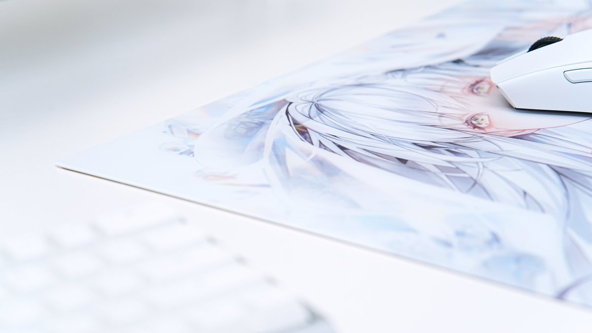 SisterMK1's tweet photo. Aeperion Shimo-Quartz Glasspad

世界1,000枚限定、Aeperion初のガラスマウスパッド。
ビジュアルはホワイトとシルバーで統一されていてかなり綺麗。

日本では「ふもっふのおみせ」で販売予定らしいので、おそらく欲しい人は待った方がいいです。

サンプル提供：Aeperion https://t.co/ocga58UOHD