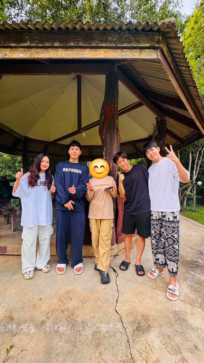 Eedie_Brownie's tweet photo. คัลแลนตาตุ่ยมากเพิ่งตื่นนอนสินะ🤣ละใส่ชุดนี้น่ารักกกกก

Cr.📷jikon foto https://t.co/eJ4nM14llt