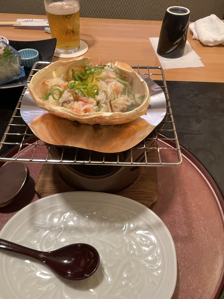 fromfandayo's tweet photo. 蟹うまし
カニ酒すっごい蟹のいい匂いがぶわっ https://t.co/kxzXvkxIe7