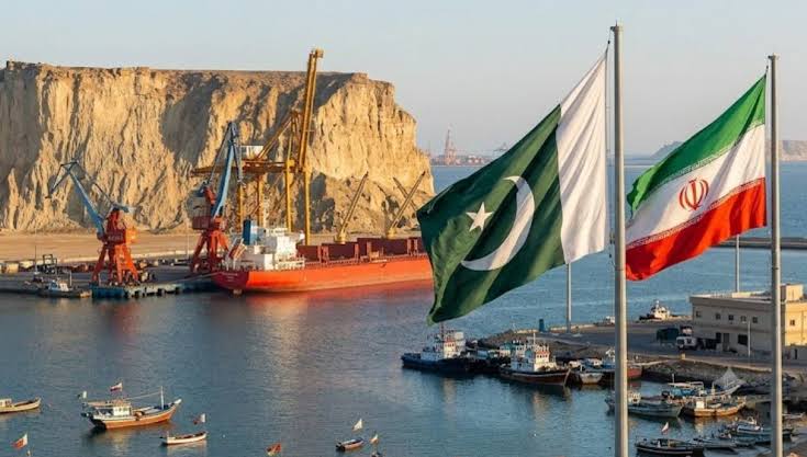TheDailyCPEC's tweet photo. 🚨BREAKING: Iran plans expanded trade cooperation using Karachi and Gwadar ports.

Read More:
https://t.co/cJsJCOtsm8 https://t.co/bV7lP7Zn7n