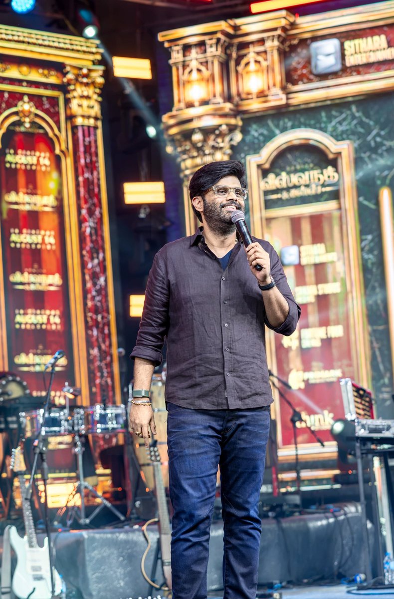 Saravanaspb's tweet photo. THE ONE evening that had it all ❤️‍🔥

From #VASAudioLaunch 📸🌟

#VishwanathAndSons 
#VASonAug14th 

@Suriya_offl #VenkyAtluri @_mamithabaiju @realradikaa @TandonRaveena @gvprakash @vamsi84 @NavinNooli @NimishRavi @Banglan16034849 #SaiSoujanya @ynakg2 @SitharaEnts @Fortune4Cinemas #SrikaraStudios @ThinkStudiosInd @adityamusic @PrimarkProd @PharsFilm @proyuvraaj