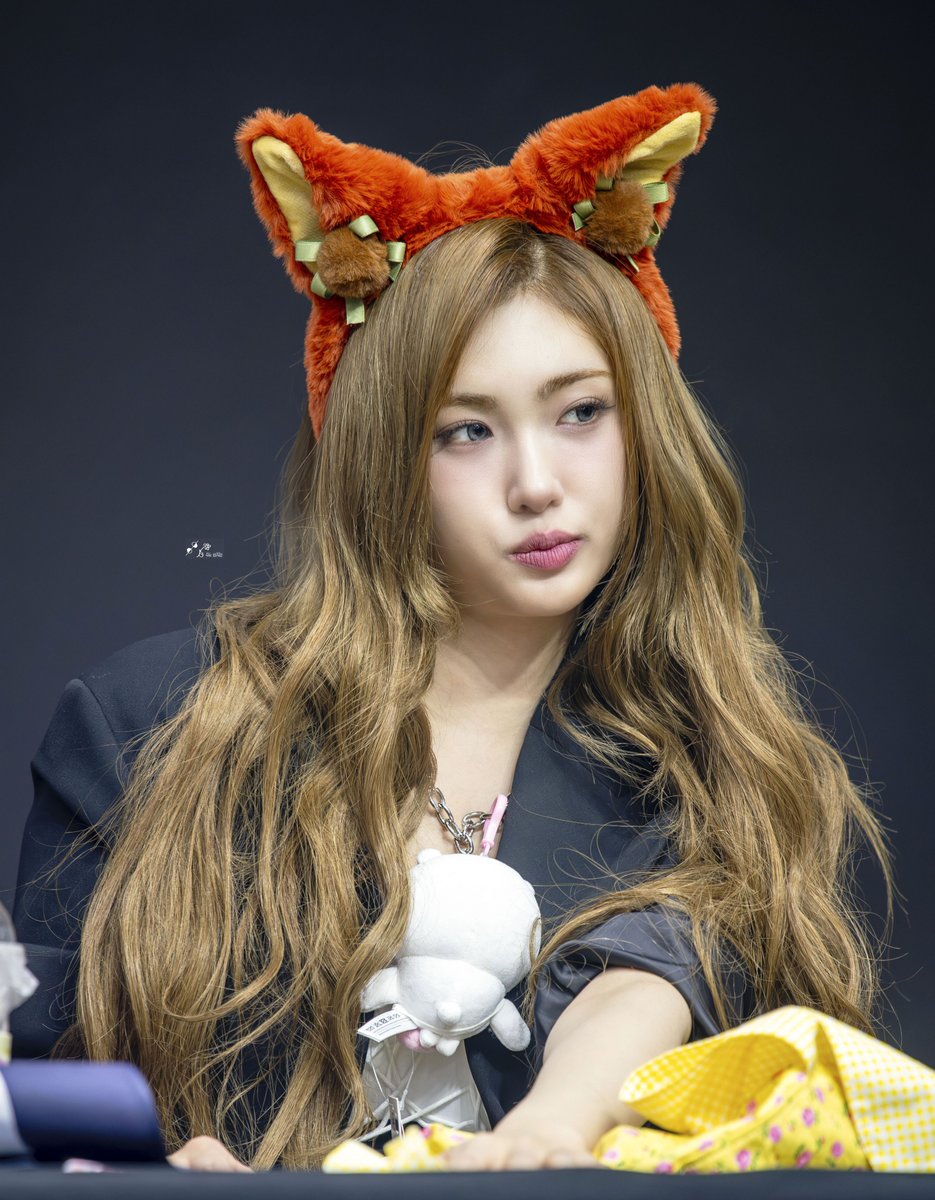 EVERGLOWRIDER's tweet photo. 에버글로우 CODE팬사인회
#EVERGLOW #에버글로우 #CODE
#EVERGLOW_CODE #아샤 #허유림
#윰댕 #윰냥이 #AISHA #샤샤샤 #아샤벨라
#플라밍고 #체리샤 #바니샤 https://t.co/jWViGcNW0X