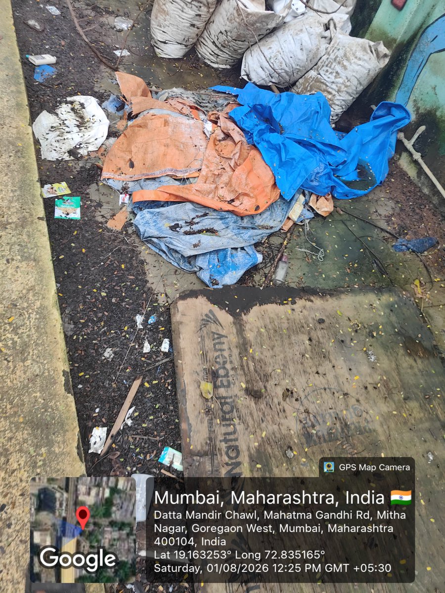 SameerKhamkar9's tweet photo. नम्र विनंती @mybmc @mybmcWardPS ,
गोरेगाव पश्चिम, मीठा नगर येथील बीएमसी उद्यानात कचरा साचल्याने डासांचा उपद्रव वाढला आहे. कृपया परिसराची स्वच्छता करून त्वरित डासनाशक धूर फवारणी करावी. 📍 दत्ता मंदिर चाळ, एम. जी. रोड, मुंबई-१०४. https://t.co/0myd2SB9dF