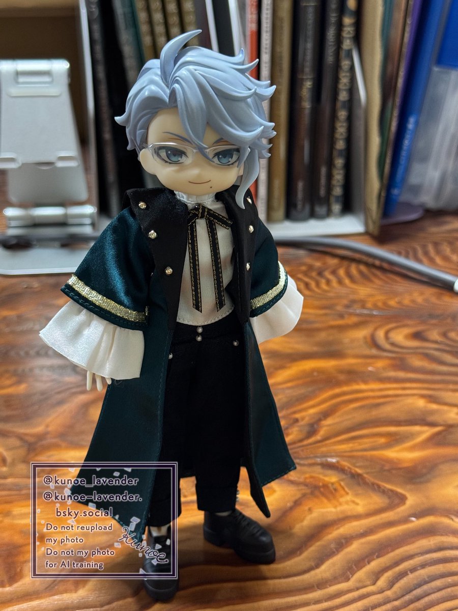 kunoe_lavender's tweet photo. 試してみたら一応ねんどろヘッドも乗せられるね。ちょっと背が高い！(色移り心配だったので、ズボンだけ別のを履いてもらってます) https://t.co/U3MDWw5w5b