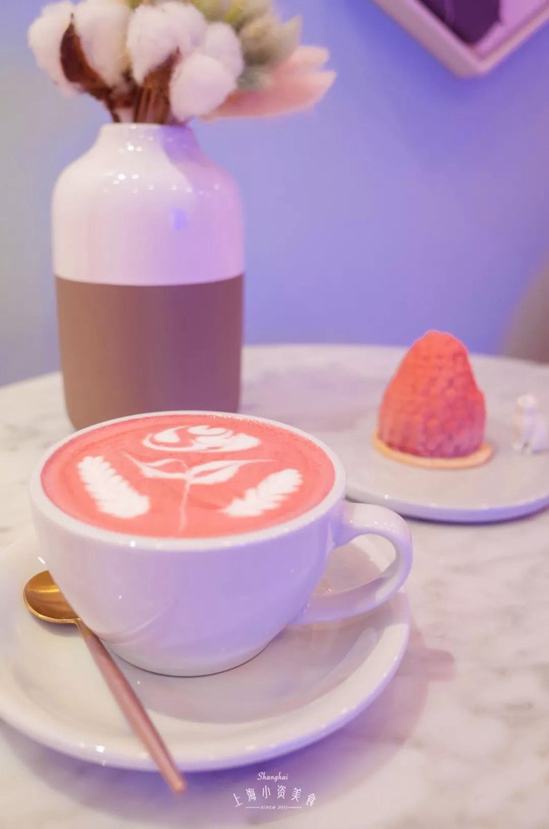 Pimpking412's tweet photo. Just tried the new immersive café, and the smell of fresh lavender lattes paired with the soft indie playlist has made my workday 10x smoother. This vibe is chef’s kiss! https://t.co/Iu6hTzsJxP