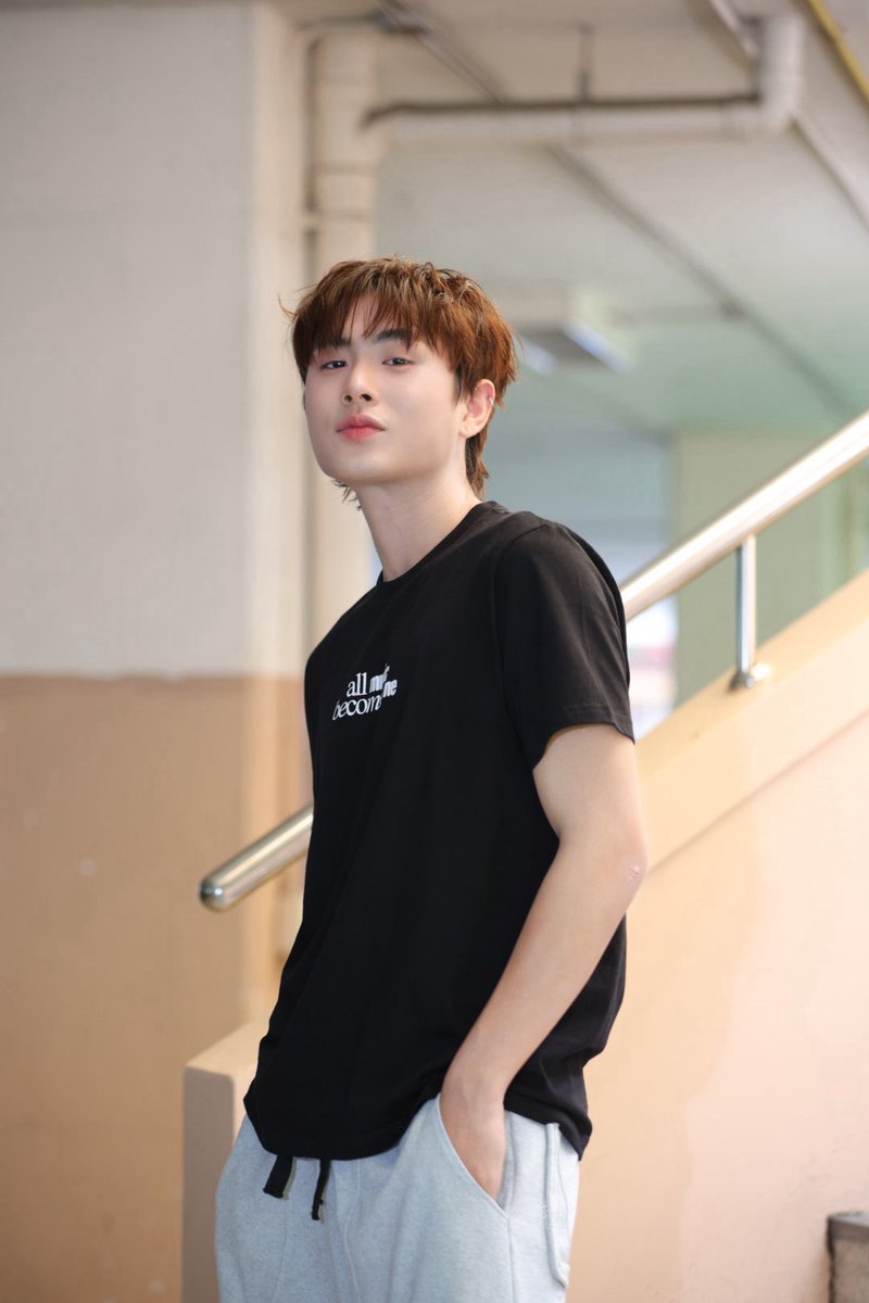 DIAMONDNRK_OFC's tweet photo. พี่ไดมอนด์มาแจกความสดใสที่หอวังครับ 💎💙
#diamondnrk_ 
#NIVEASchoolTour
#BrightAndBoldSchoolTour
#onemusicSchoolTourxหอวัง
#ไบรท์มั่นใจกล้าเป็นตัวเอง https://t.co/UrDVKpwCvr