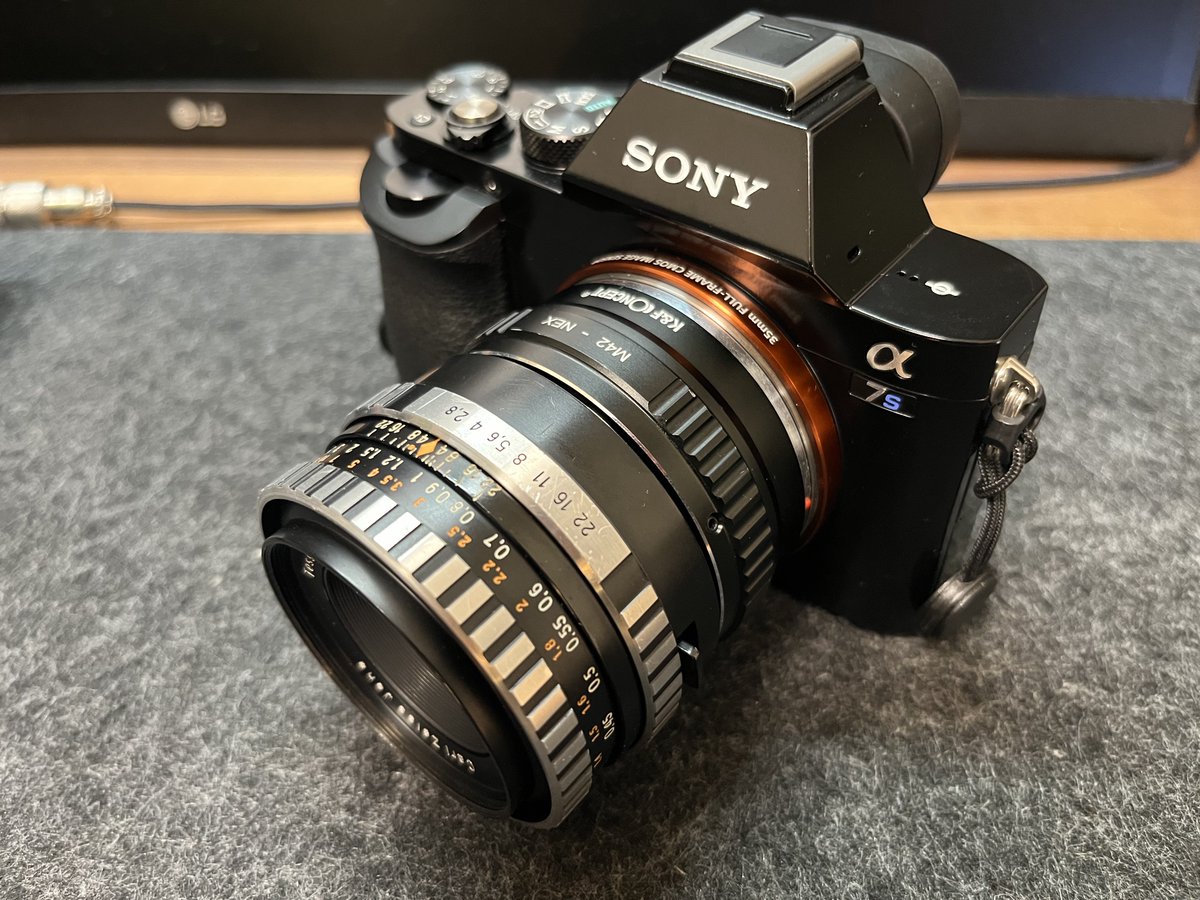 hiro8watanabe's tweet photo. しばらく初代a7Sをオールドレンズ母艦として使用したレビュー

・データが軽い
・小さい軽いは正義。持ち出しが増えた
・手振れ補正なしだがISO気にせず上げれる

まだまだメリデメありそうだけど、今の所普段使いにはとても良いですヨ🙆 https://t.co/iTYRKFOGrV